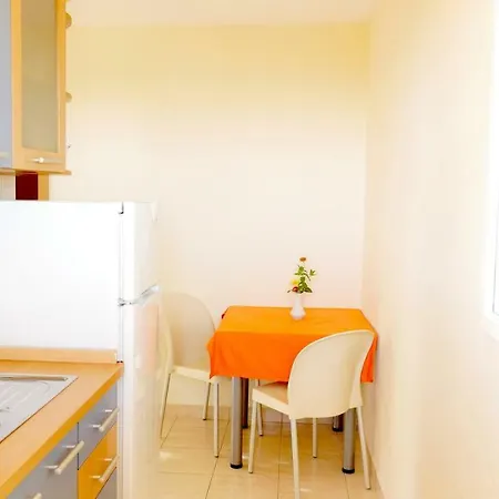 Mirela & Feri Apartment *